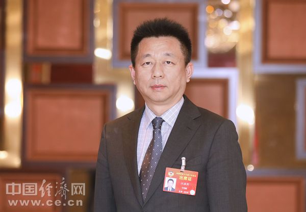 京津冀看病难何解？全国政协委员、恒银金融董事长江浩然：推动三地医疗一体化.jpg